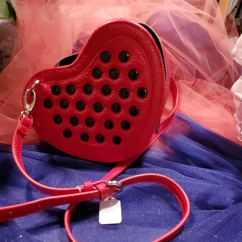 Kenzie Heart crossbody